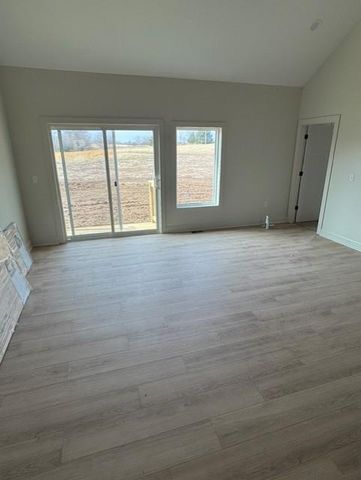 1881 Lake Viking Terrace, Gallatin, MO 64640