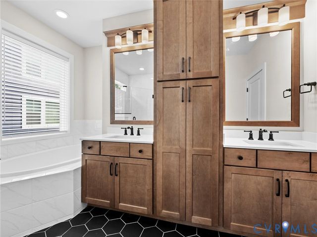 15806 Maclear Dr, Midlothian, VA 23112