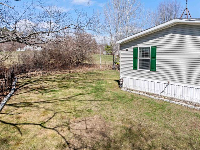 7 Lilac Lane, Pittsfield, NH 03263