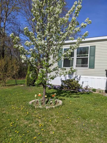 7 Lilac Lane, Pittsfield, NH 03263