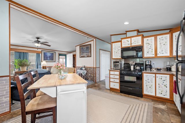 7 Lilac Lane, Pittsfield, NH 03263
