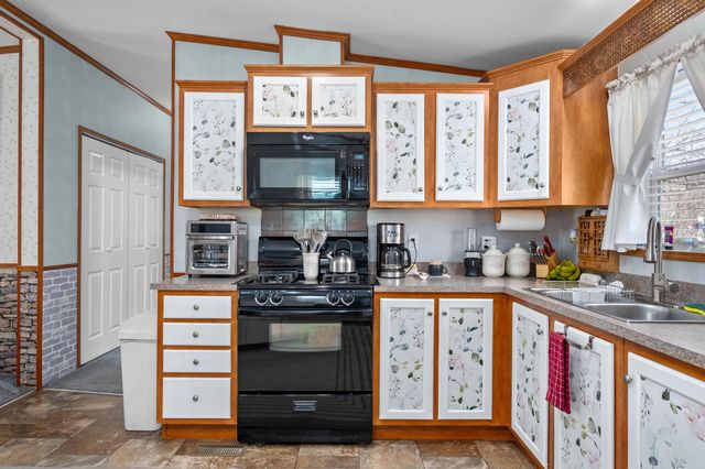 7 Lilac Lane, Pittsfield, NH 03263