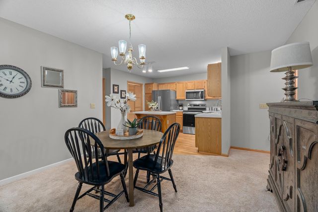 9909 Tamarack Cove, Woodbury, MN 55125