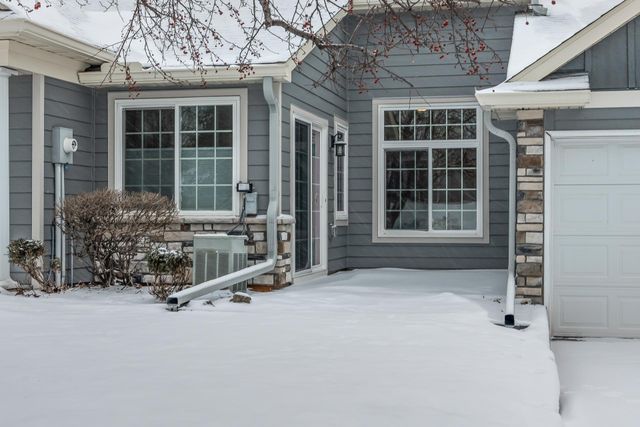 9909 Tamarack Cove, Woodbury, MN 55125