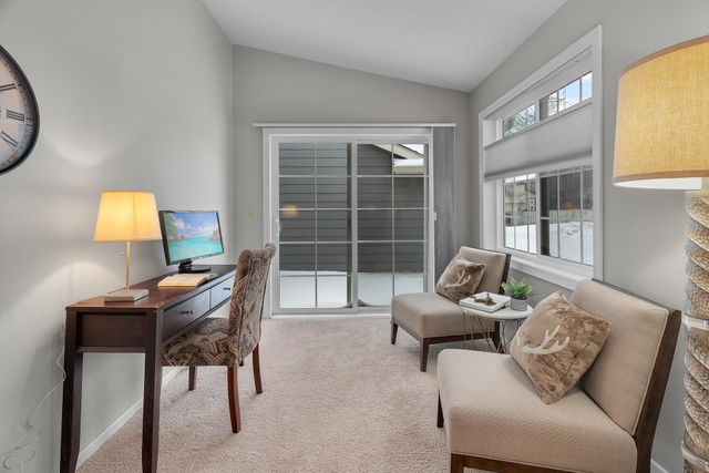 9909 Tamarack Cove, Woodbury, MN 55125