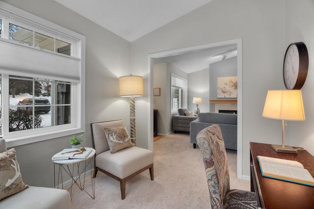 9909 Tamarack Cove, Woodbury, MN 55125