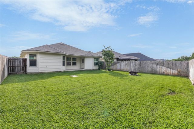 1939 Thorndyke Lane, Bryan, TX 77807