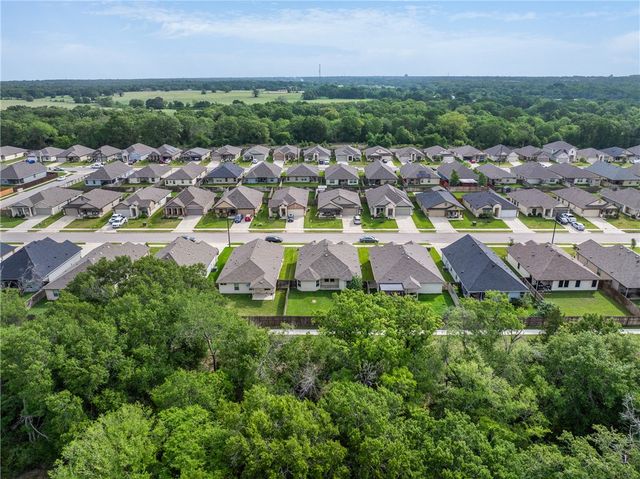 1939 Thorndyke Lane, Bryan, TX 77807