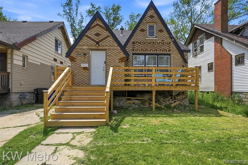 9941 Pinehurst Street, Detroit, MI 48204