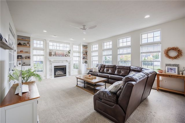 18 Caboose Circle, Chili, NY 14514