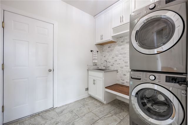 18 Caboose Circle, Chili, NY 14514