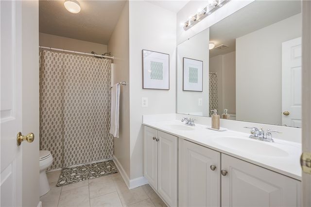 18 Caboose Circle, Chili, NY 14514