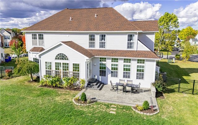 18 Caboose Circle, Chili, NY 14514