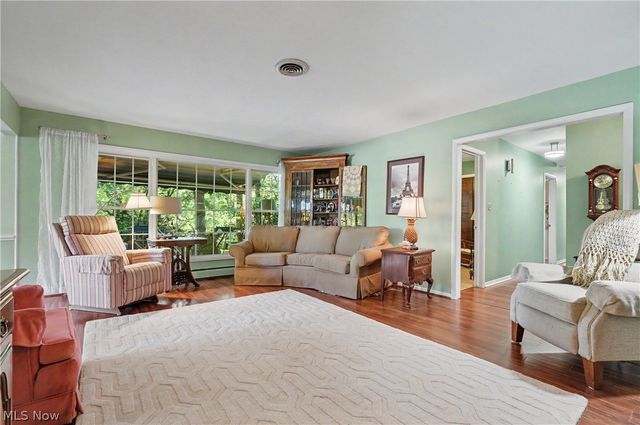 671 S Sheraton Drive, Akron, OH 44319