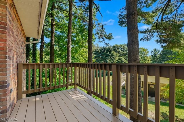 671 S Sheraton Drive, Akron, OH 44319