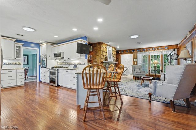 671 S Sheraton Drive, Akron, OH 44319