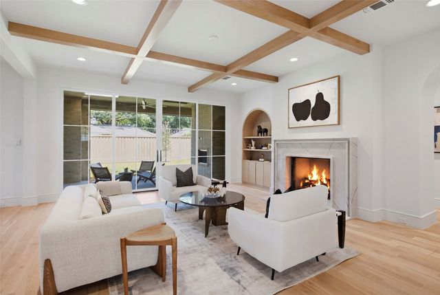 7033 Chantilly Lane, Dallas, TX 75214