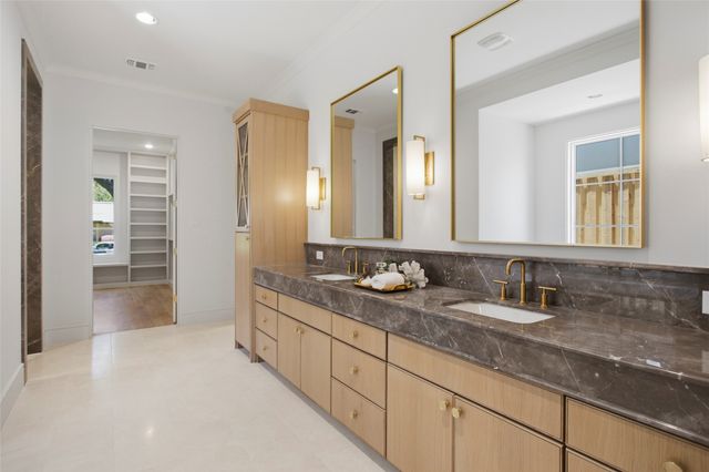 7033 Chantilly Lane, Dallas, TX 75214
