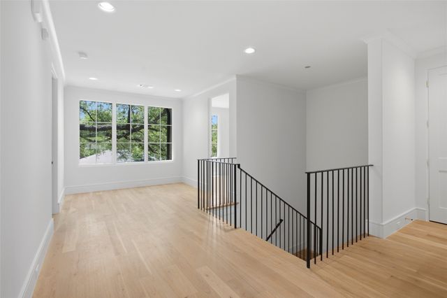 7033 Chantilly Lane, Dallas, TX 75214