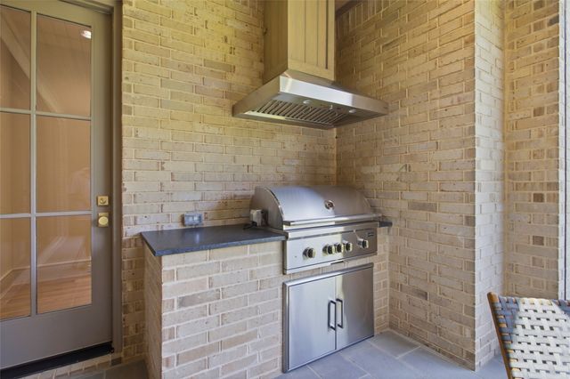 7033 Chantilly Lane, Dallas, TX 75214
