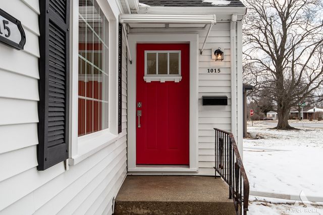 1015 Grandview Avenue, Lockport, IL 60441