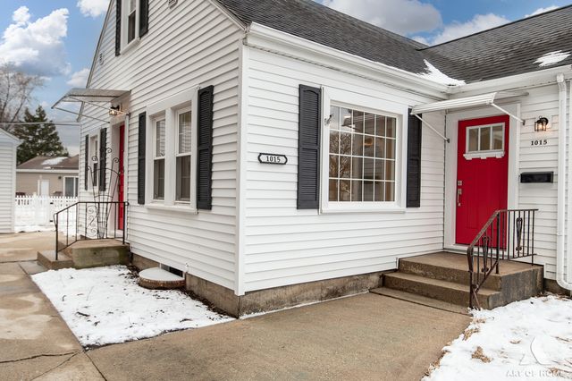 1015 Grandview Avenue, Lockport, IL 60441