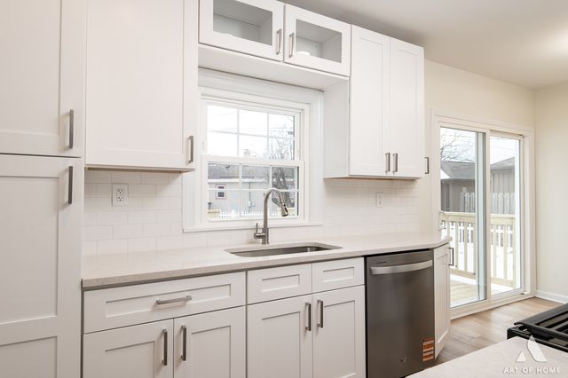 1015 Grandview Avenue, Lockport, IL 60441