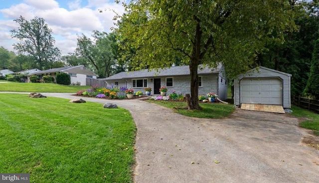 1016 W BOOT RD, Downingtown, PA 19335