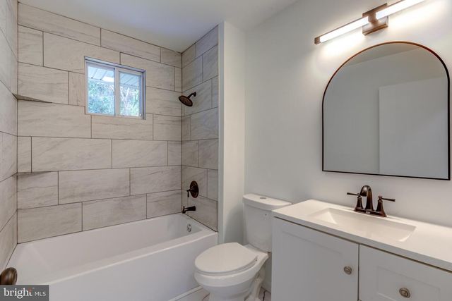 1016 W BOOT RD, Downingtown, PA 19335