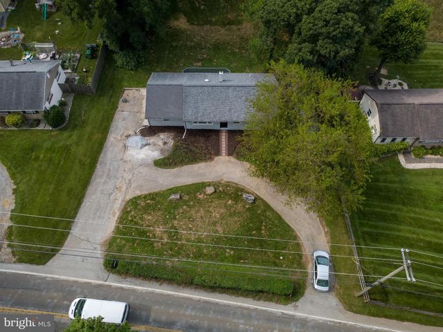 1016 W BOOT RD, Downingtown, PA 19335
