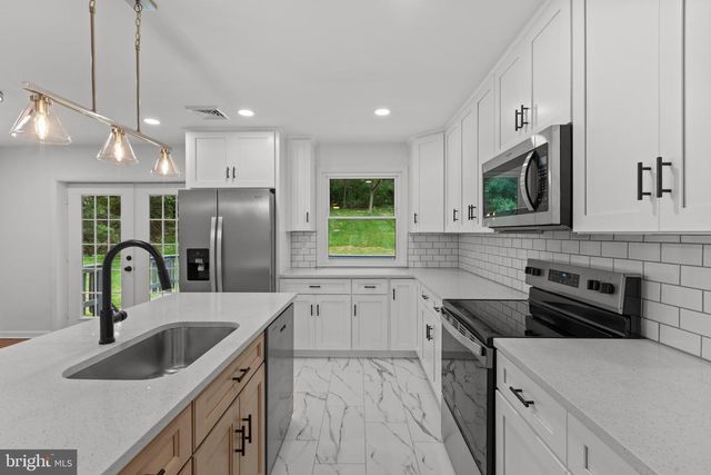 1016 W BOOT RD, Downingtown, PA 19335