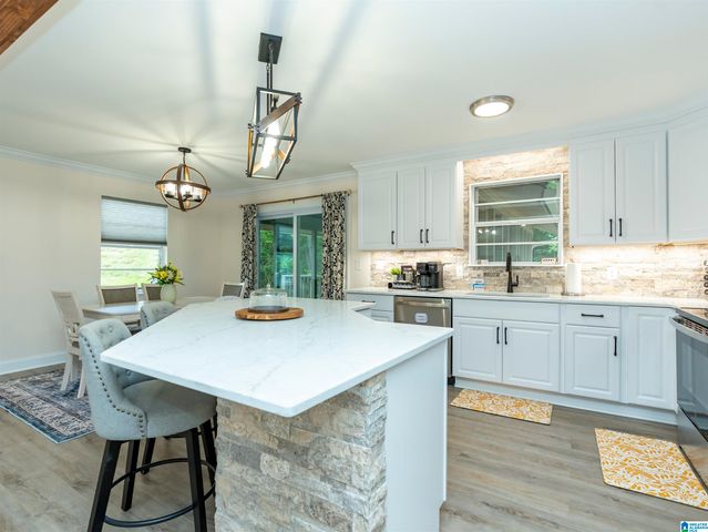500 CROSSCREEK TRAIL, Pelham, AL 35124