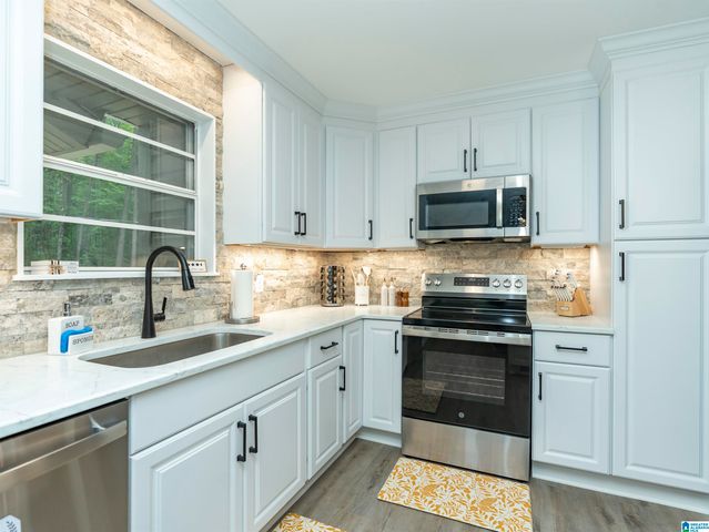 500 CROSSCREEK TRAIL, Pelham, AL 35124