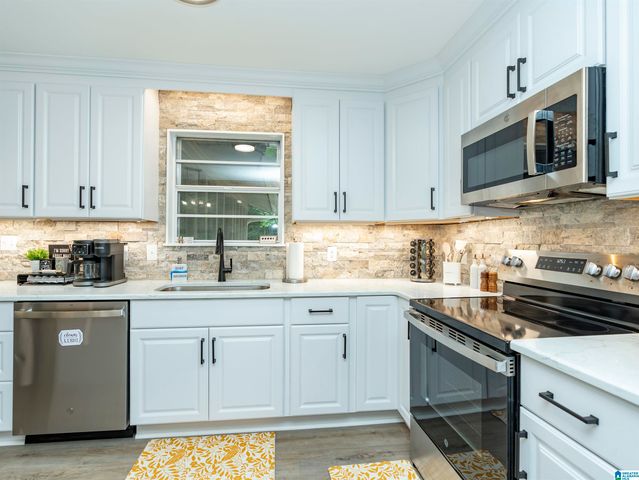 500 CROSSCREEK TRAIL, Pelham, AL 35124