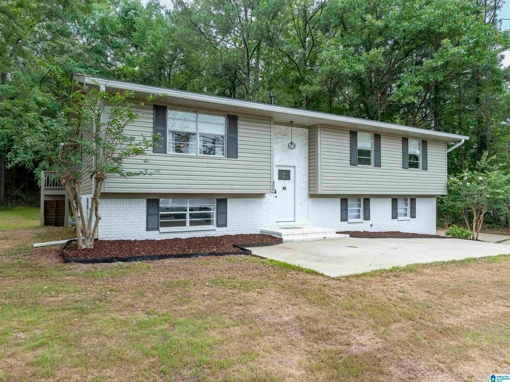 500 CROSSCREEK TRAIL, Pelham, AL 35124