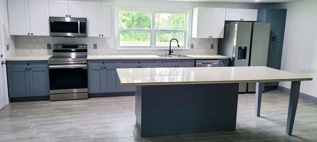 205 E CORNELL STREET, Avon Park, FL 33825