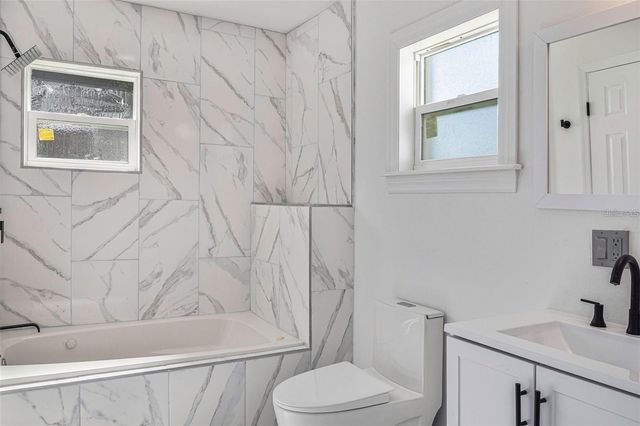 205 E CORNELL STREET, Avon Park, FL 33825