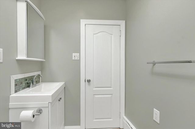 3336 E THOMPSON ST, Philadelphia, PA 19134