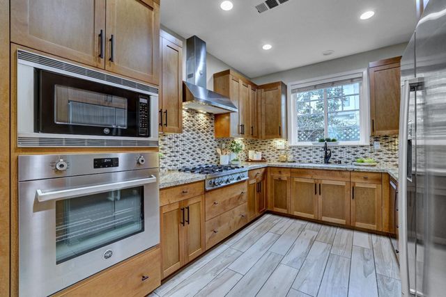 136 Avellino Way, Mountain View, CA 94043