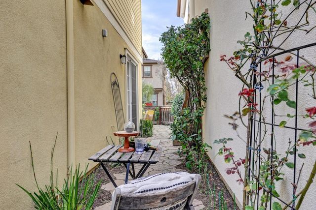 136 Avellino Way, Mountain View, CA 94043