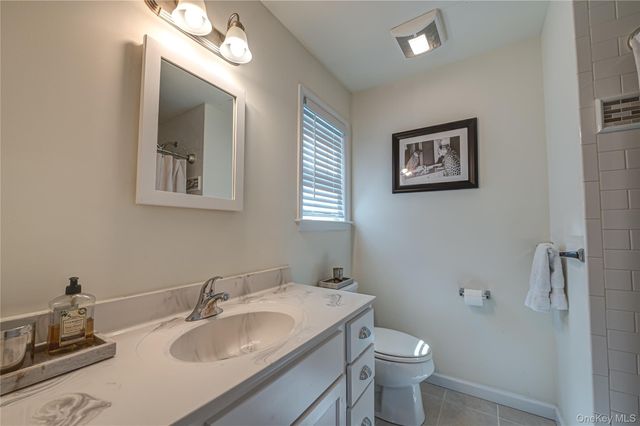7 Nathan Hale Drive A, Huntington, NY 11743