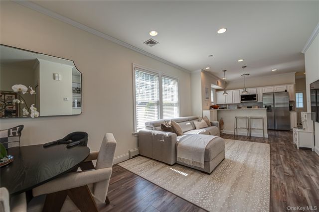 7 Nathan Hale Drive A, Huntington, NY 11743