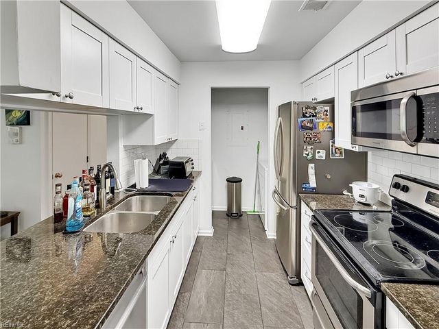 701 Meherrin River Ct Apt D, Chesapeake, VA 23320