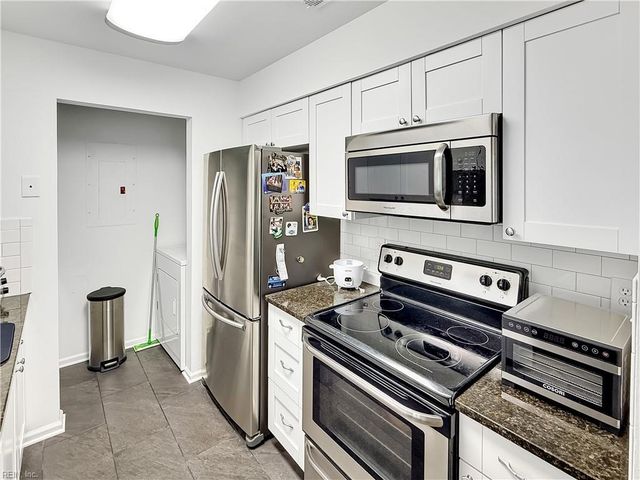 701 Meherrin River Ct Apt D, Chesapeake, VA 23320