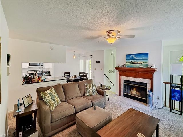 701 Meherrin River Ct Apt D, Chesapeake, VA 23320