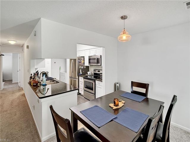 701 Meherrin River Ct Apt D, Chesapeake, VA 23320