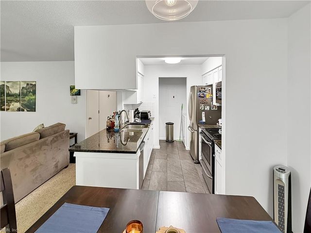 701 Meherrin River Ct Apt D, Chesapeake, VA 23320