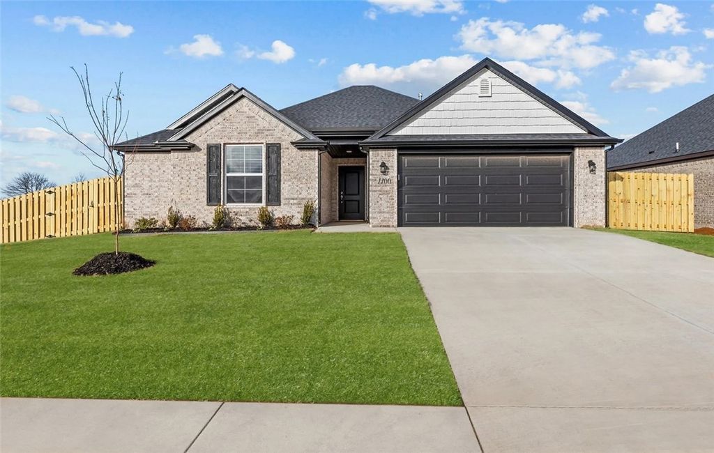 1103 Harvest Avenue, Lowell, AR 72745