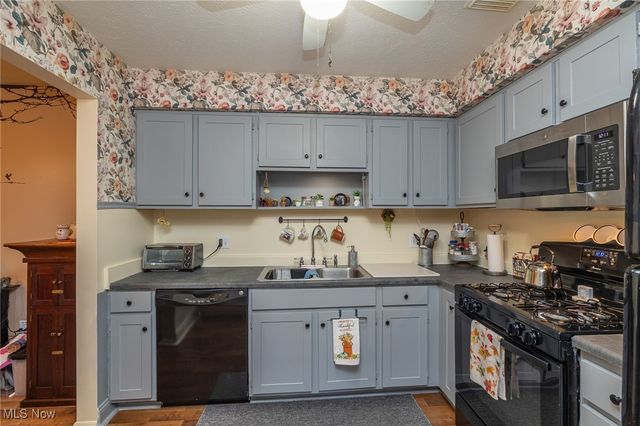 27069 Oakwood Circle 117W, Olmsted Twp, OH 44138