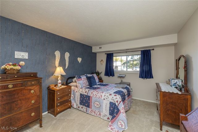 27069 Oakwood Circle 117W, Olmsted Twp, OH 44138